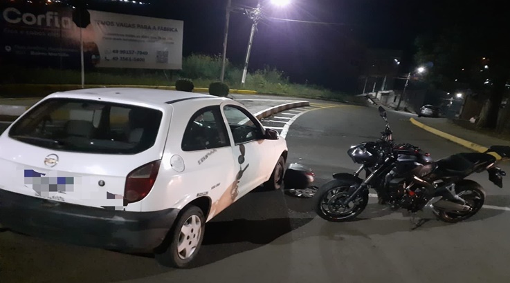 Acidente Motociclista Fica Ferida Em Choque Entre Carro E Moto