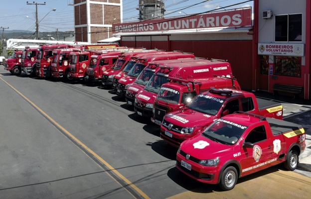 Apoio: Bombeiros Voluntários de Caçador auxiliam em resgates em Rodeio/SC -  Portal Caçador Online