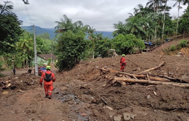 Apoio: Bombeiros Voluntários de Caçador auxiliam em resgates em Rodeio/SC -  Portal Caçador Online