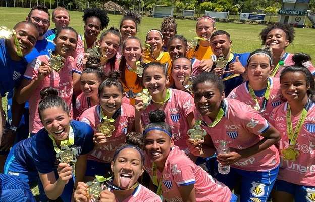 Esporte: Caçador conquista o título do futebol feminino no Jasc